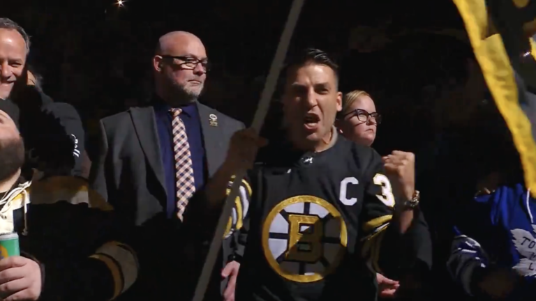 Patrice Bergeron serves as Bruins' fan banner captain for Game 7